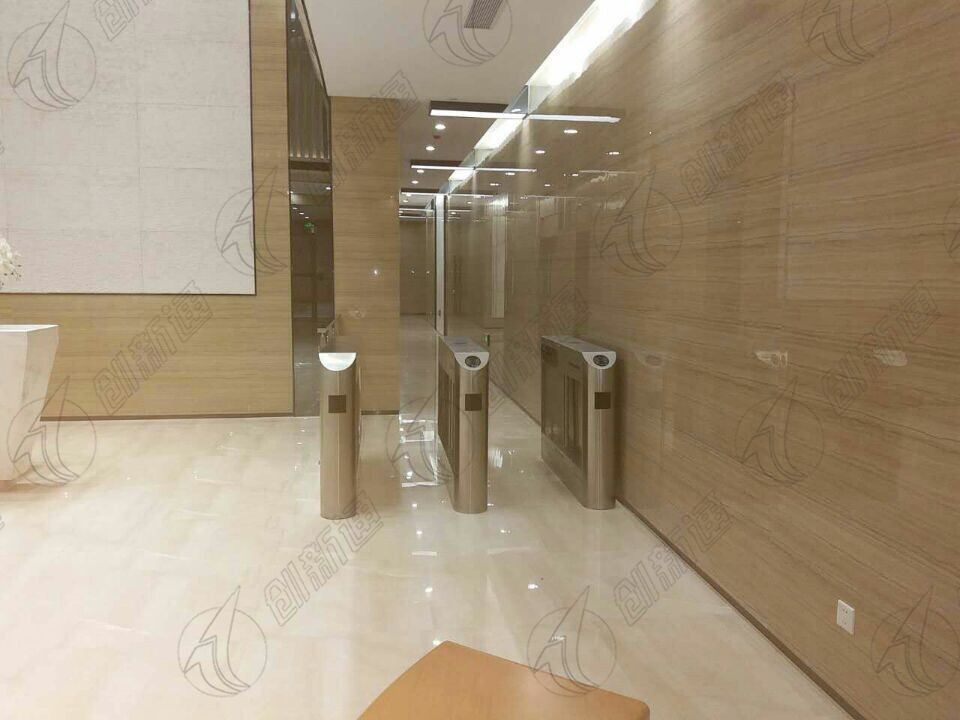 �R�ʺ�ɭ������B-�A��б��[�l����