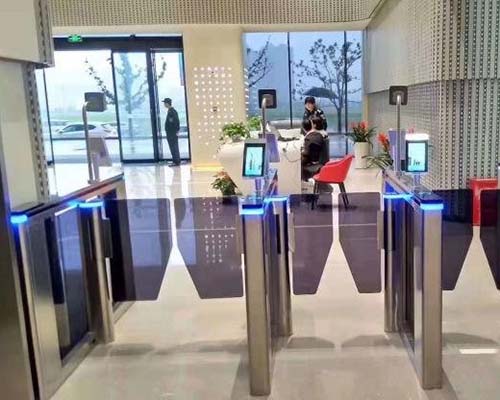 ��Ę�R(sh��)�e�T(m��n)��ϵ�y(t��ng)